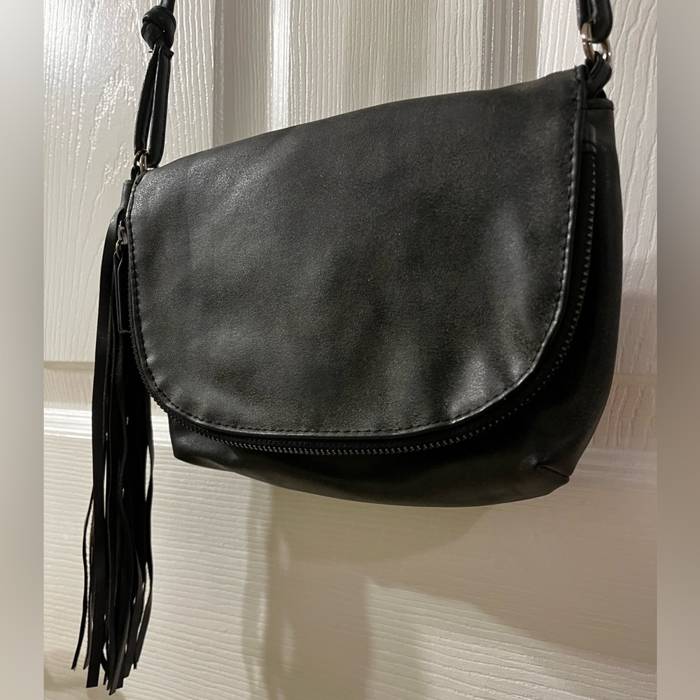 Small Crossbody Bag with Tassel; Color: Black